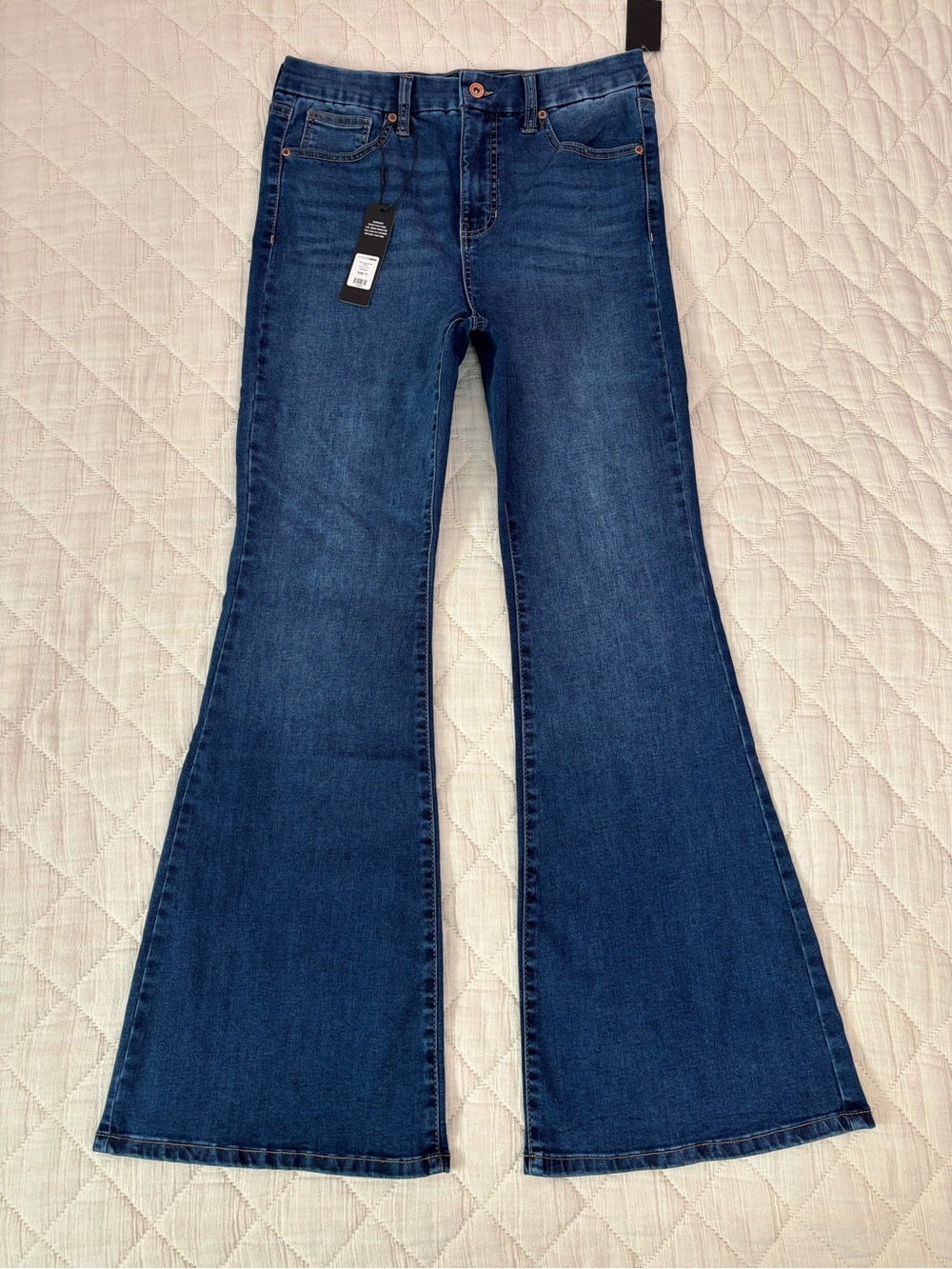 Fashion Nova Play Nice Flared Leg Jeans Sz 11 NWT * - Picture 9 of 10
